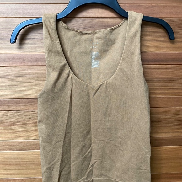 Set of 4 Seamless Fit Tanktops - Picture 7 of 10